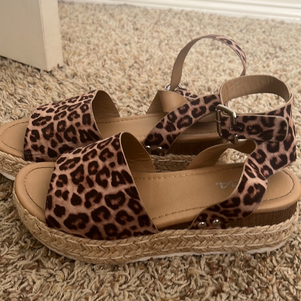 SODA platform sandals